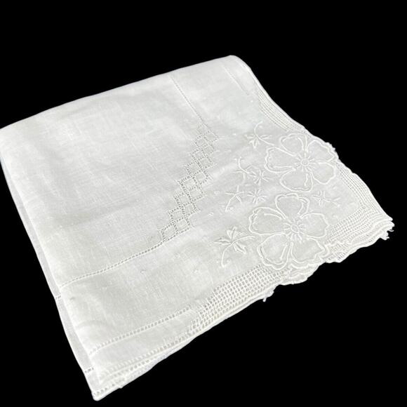 Handkerchief White On White Flowers Embroidery Vintage Open Cutwork Cotton 11.5" - Picture 8 of 9
